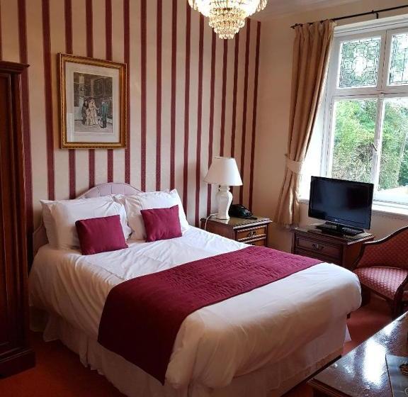 هتل Highley Manor