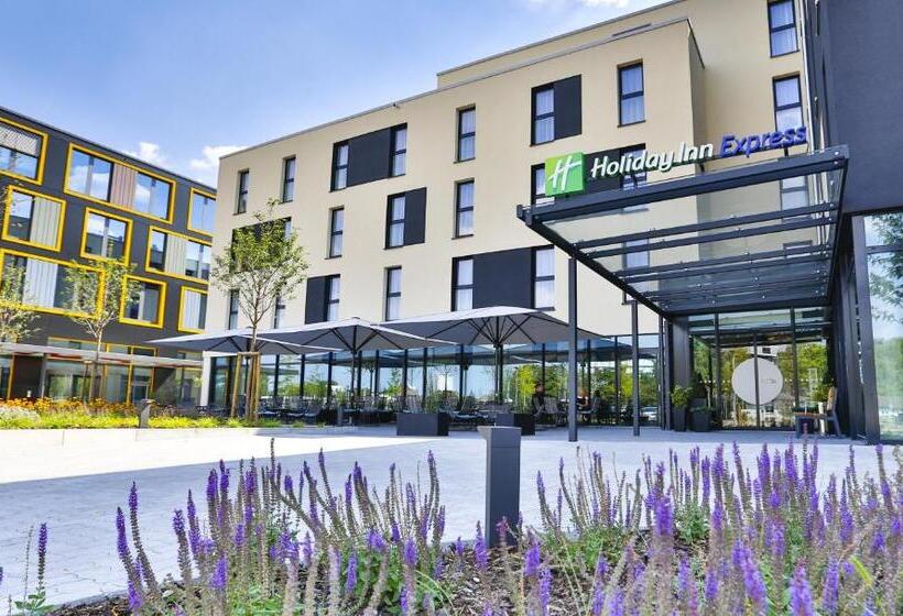 فندق Holiday Inn Express Karlsruhe   City Park, An Ihg