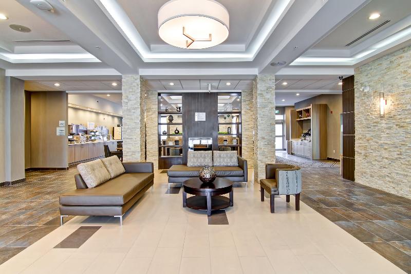 هتل Holiday Inn Express & Suites Oshawa Downtown   Toronto Area, An Ihg