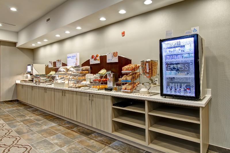 هتل Holiday Inn Express & Suites Oshawa Downtown   Toronto Area, An Ihg