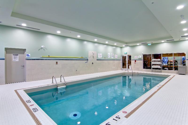 هتل Holiday Inn Express & Suites Oshawa Downtown   Toronto Area, An Ihg