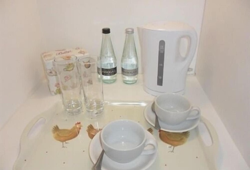 Отель Old Oak Tree