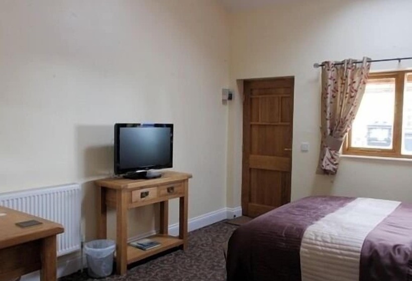 Отель Old Oak Tree