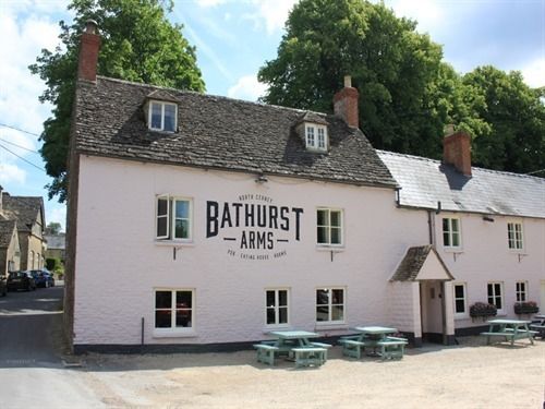 هتل The Bathurst Arms