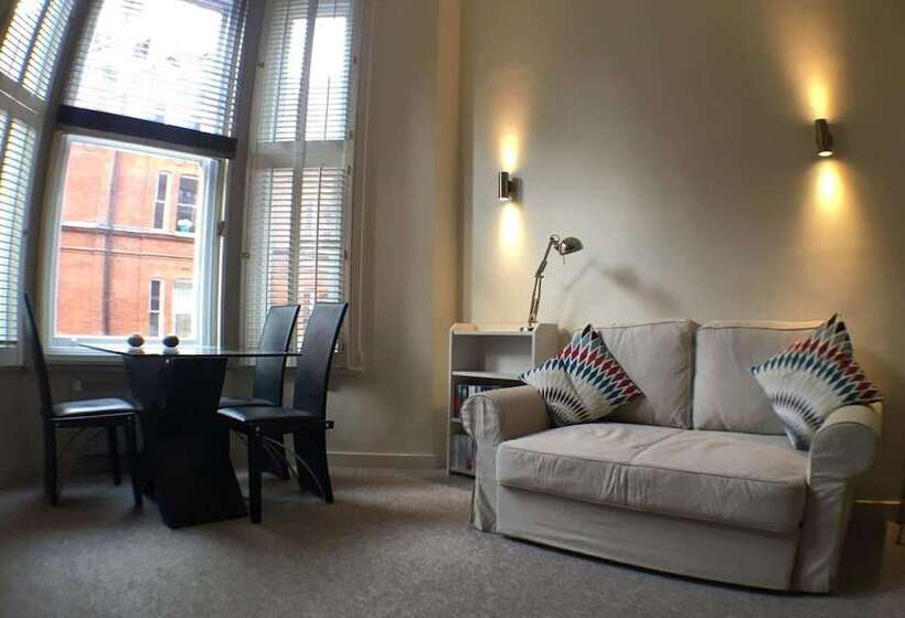Modern 1 Bed Flat In Knightsbridge