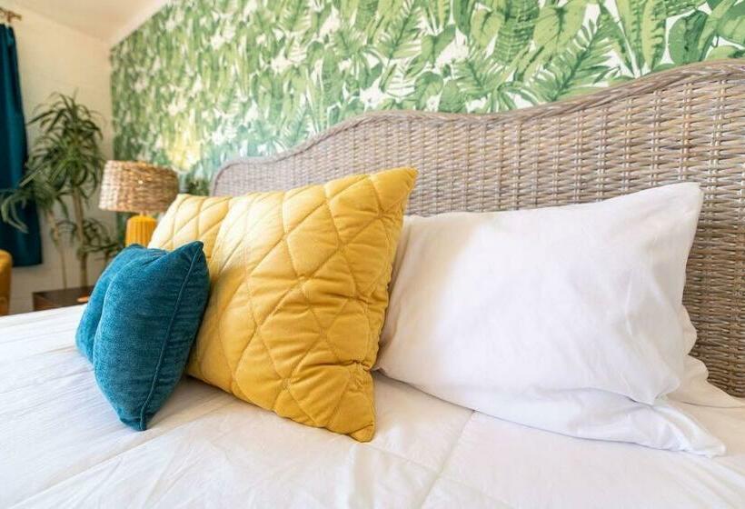호스텔 Palm Springs Room At The Groovy Nomad Motel