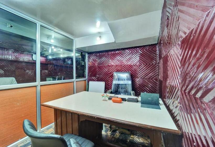 Hotel O Guru Nanak Residency