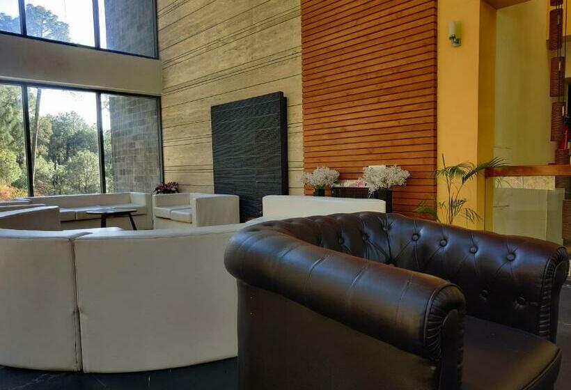 호텔 Wood Creek Resort & Spa Kasauli