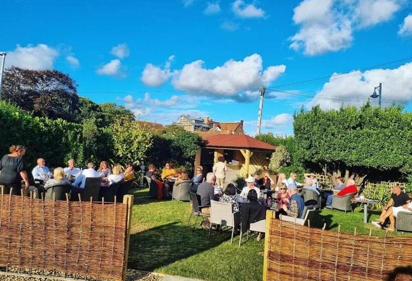 مبيت وإفطار Burlington Berties