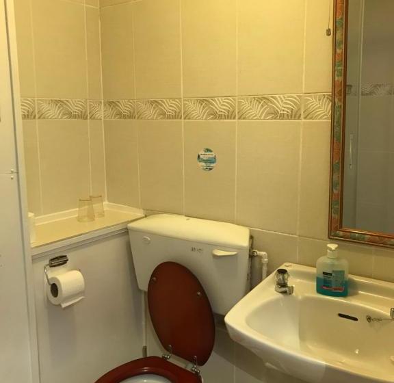 ベッドアンドブレックファースト The Acorn Lodge