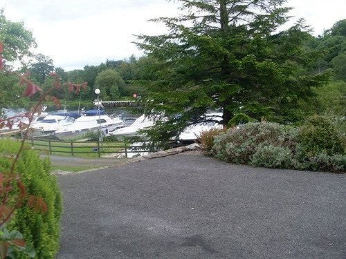 فندق Carrybridge Lakeside Lodge