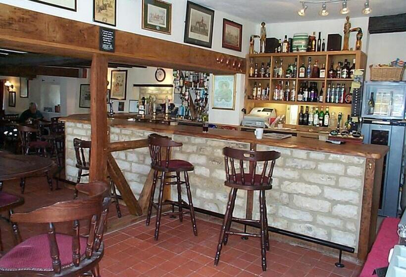 酒店 The Fox & Hounds