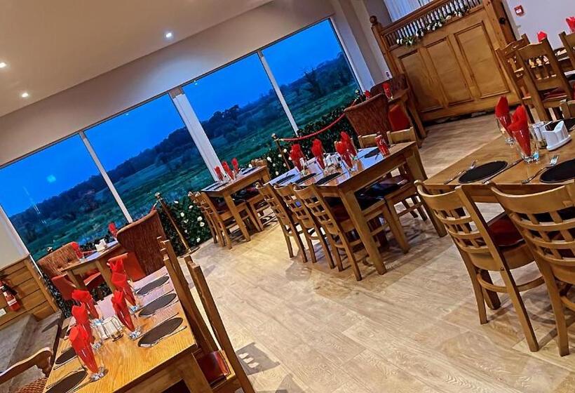 בית מלון כפרי The Hedges