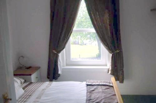 בית מלון כפרי The Village Inn