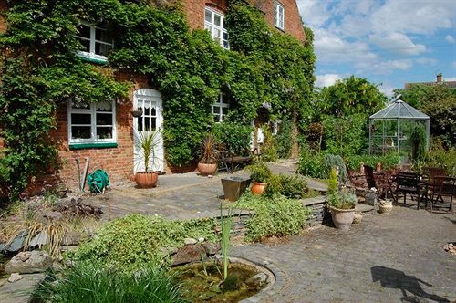 تختخواب و صبحانه Old Ivy House