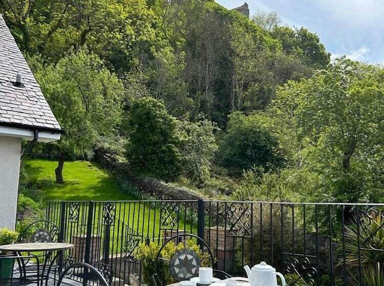 膳宿费 Castlecroft Bed And Breakfast