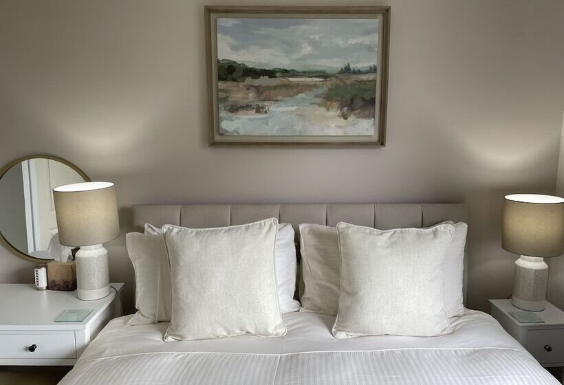 膳宿费 Castlecroft Bed And Breakfast