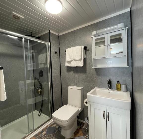 بنسيون Little Mainstone Guest House