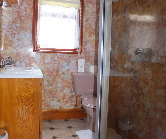 بنسيون Old Castle Farm Guest House