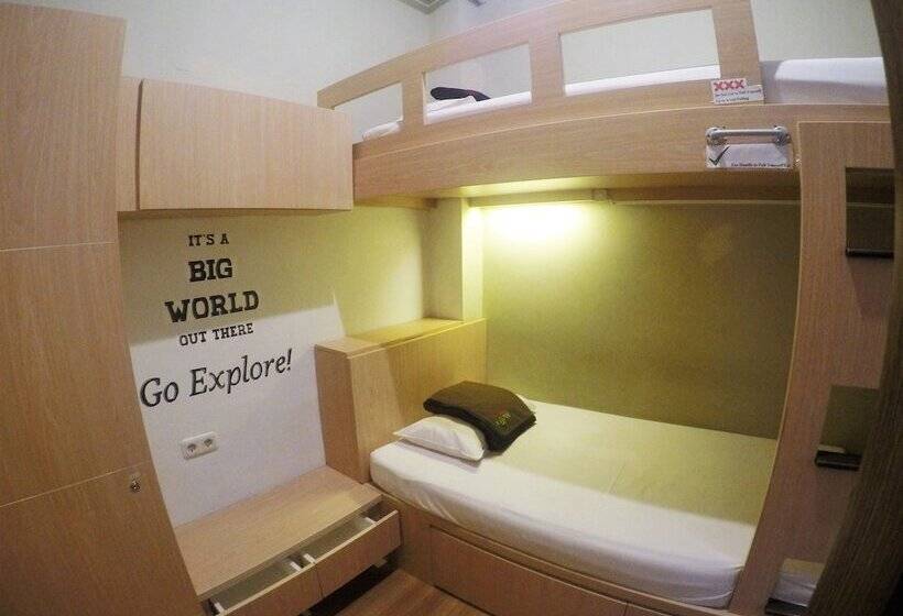 The Packer Lodge   Hostel