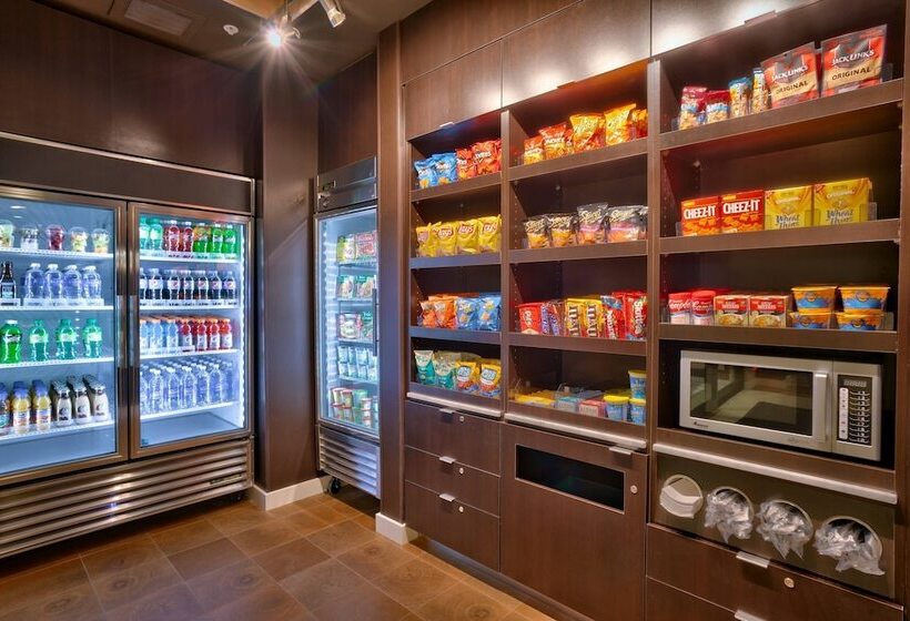 هتل Courtyard By Marriott Phoenix Mesa Gateway Airport