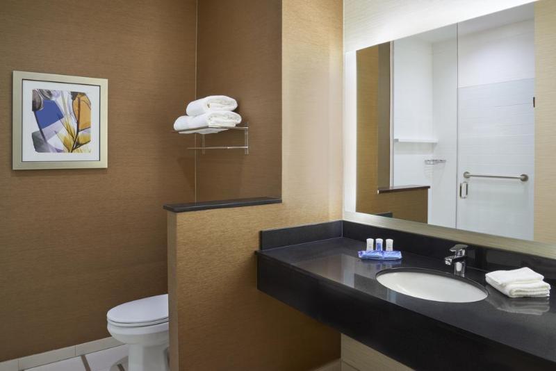 هتل Fairfield By Marriott Niagara Falls