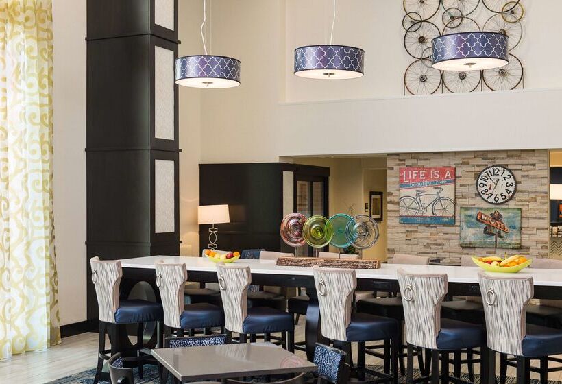 هتل Hampton Inn & Suites La Crosse Downtown