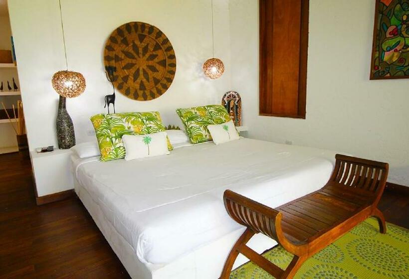 هتل On Vacation Acantilado De La Tierra