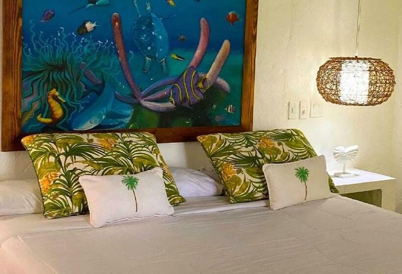 هتل On Vacation Acantilado De La Tierra