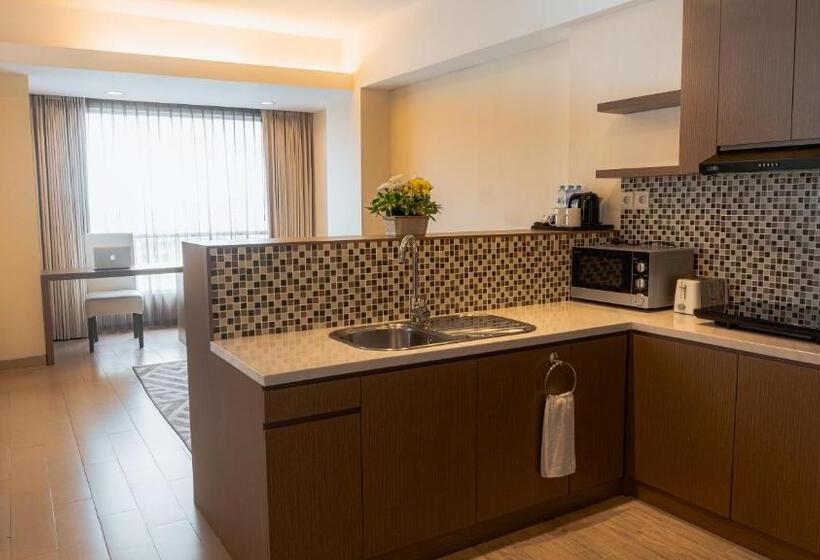 هتل Primebiz  Cikarang