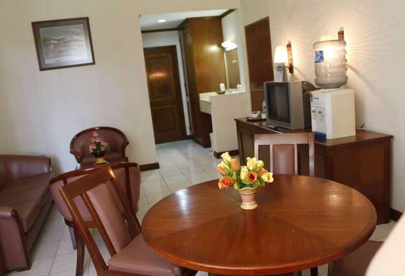 هتل Surya Pesona Beach