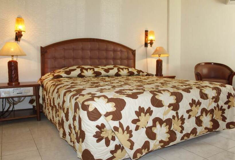 هتل Surya Pesona Beach