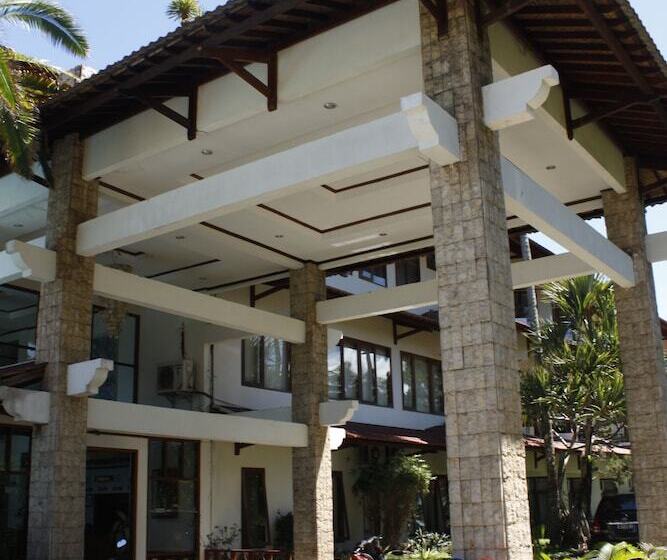 هتل Surya Pesona Beach