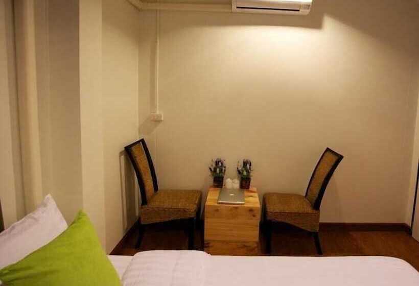 Nap Box Hostel