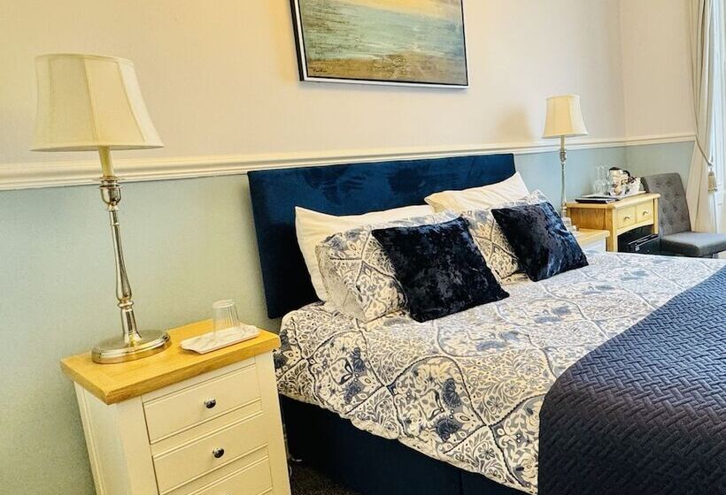 פנסיון The Angove