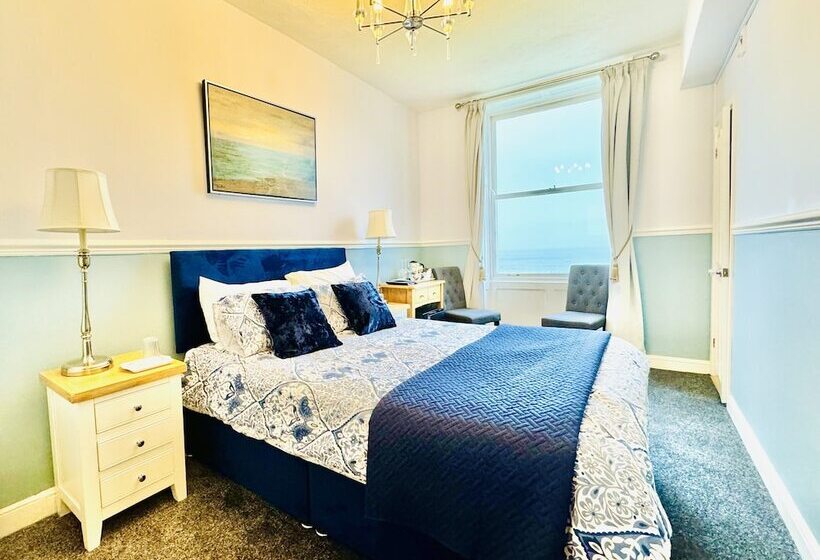 פנסיון The Angove