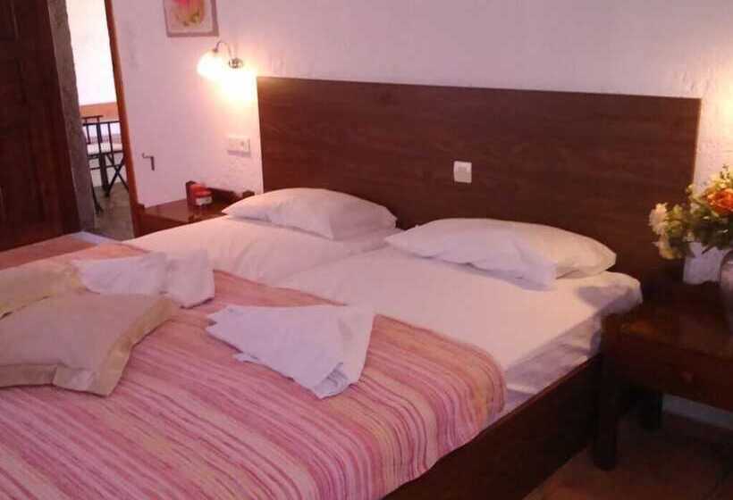 فندق Fotula Studios