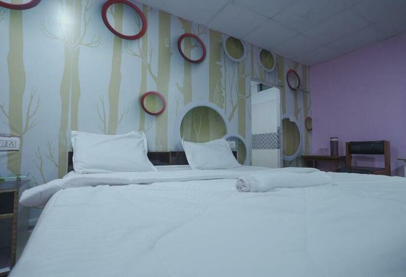 هتل N C Continental By Wb Inn