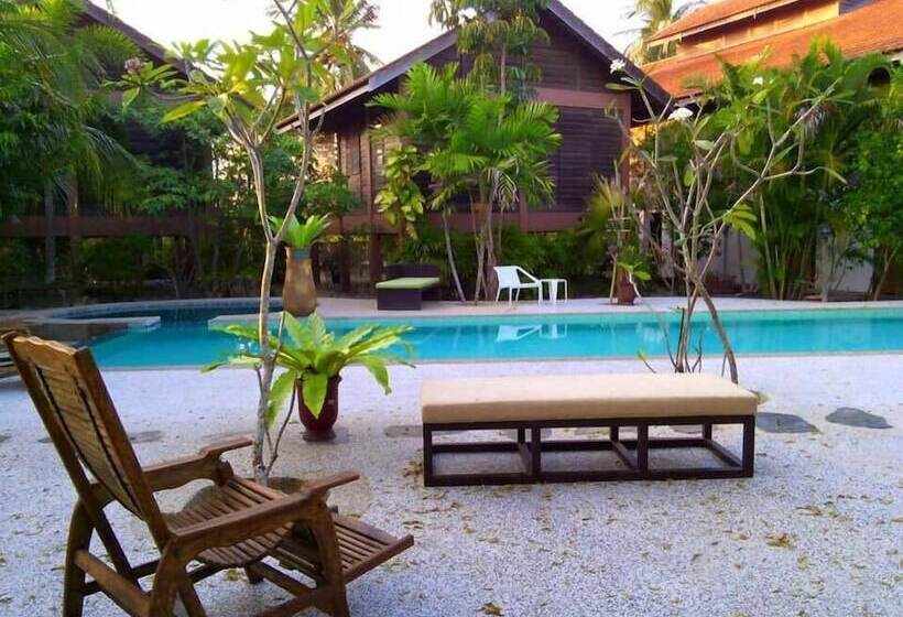 هتل Panji Panji Tropical Wooden Home