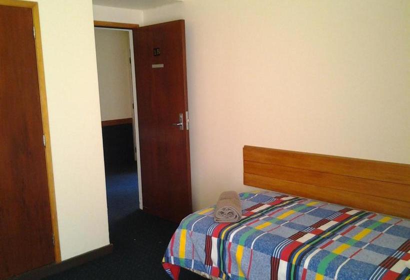הוסטל Hikurangi Stay Place