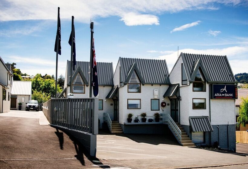 مُتل Aria On Bank