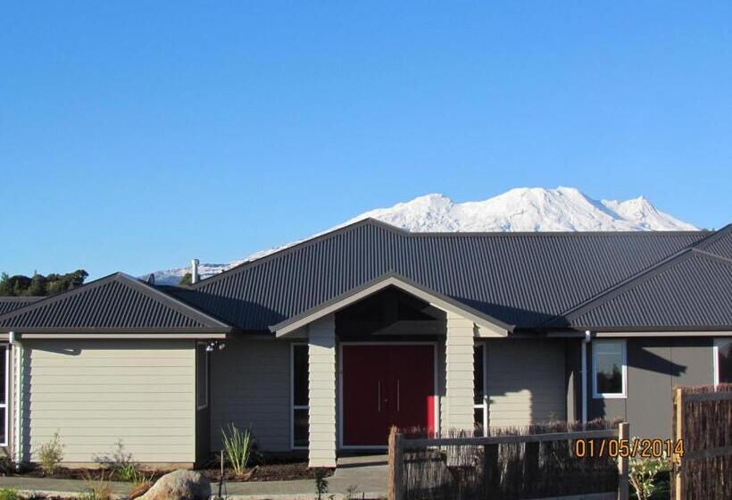 مبيت وإفطار Tongariro Suites