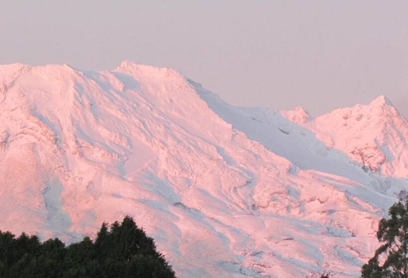 مبيت وإفطار Tongariro Suites