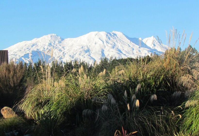مبيت وإفطار Tongariro Suites