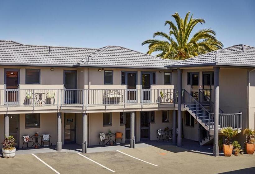 Blenheim Palms Motel