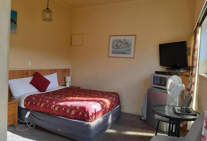 Dupont Motels