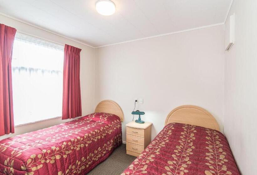 Dupont Motels
