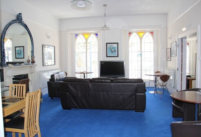 בית מלון כפרי Abbey Court