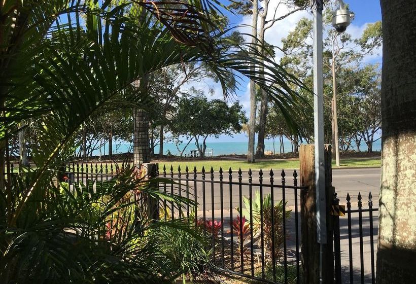 בית מלון כפרי Coconut Palms On The Bay
