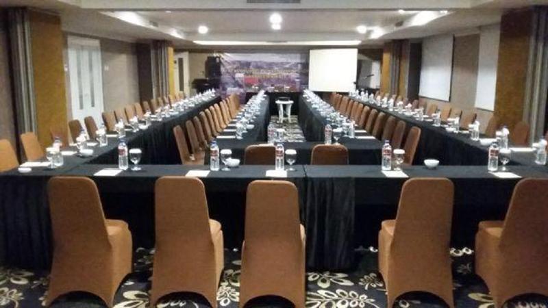 هتل Golden Tulip Legacy Surabaya